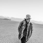 Linda Perry: Let It Die Here